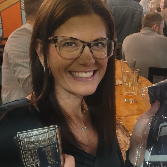 Meet your Posher, Tanya - Picture 1 of 1